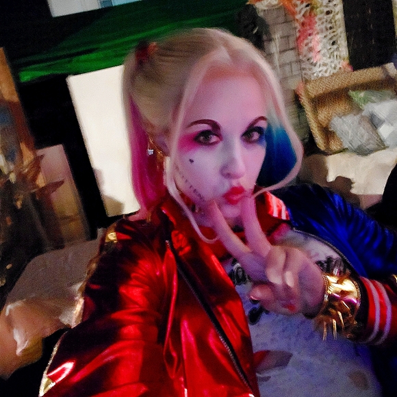 Meet your Posher, Cassandra - Picture 1 of 1